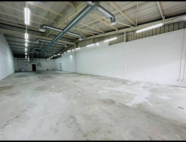 300M² RETAIL TO LET IN FOURWAYS